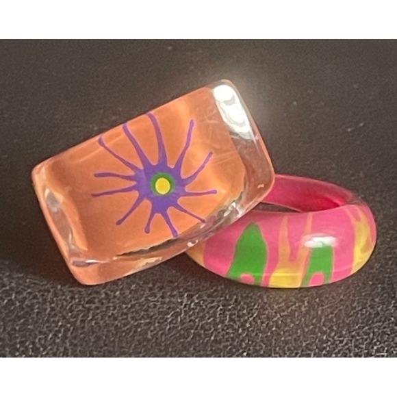 Lucite Ring Size 8 Set of 2 Retro Clear Resin Chunky Jewelry Bright - Picture 1 of 8